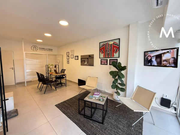Local en venta con dos baños - Villa Ballester Centro