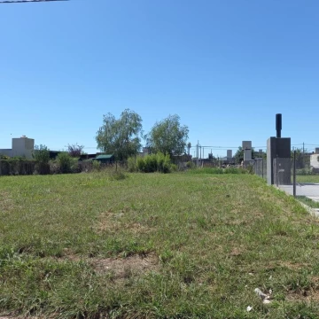 VENTA LOTE DE 407 mts2 EN BARRIO LAS ACEQUIAS, ROLDAN