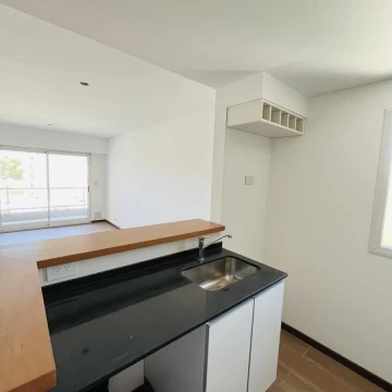 MONOAMBIENTE EN VENTA ZEBALLOS 2200