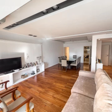 Venta semipiso de 3 dormitorios con cochera - Palermo Nuevo