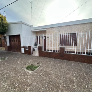 VENDE casa ubicada en San Martin 361