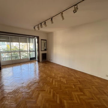 Departamento de 3 dormitorios con dependencia en Palermo