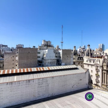 Piso Alto - Oficina luminosa con Baño Privado, Baulera y Vista Panorámica