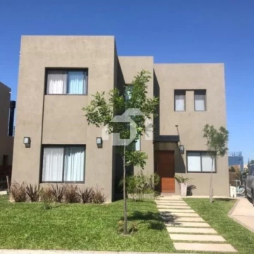 Casa  en Venta en Vila Marina I, Villanueva, Tigre