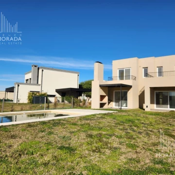Venta casa 5 ambientes en Santa Elena Pilar