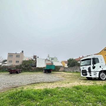 Alquiler Unico Terreno industrial Quilmes 4000 mts descubiertos