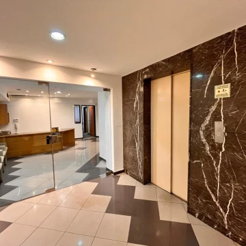 Venta - Oficina de 312,98m2 - 4 Espacios Guardacoches - Microcentro
