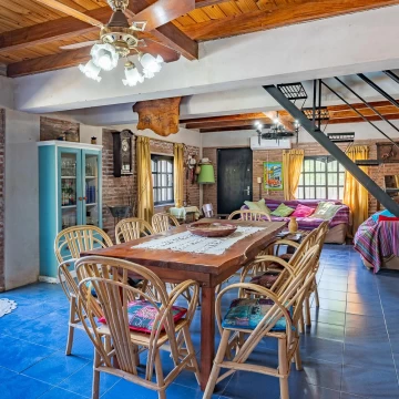 VENTA - Casa 2 dormitorios con piscina - Oliveros, Santa Fe.