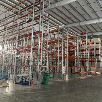 Excelente establecimiento Logístico AAA de 7800 m2 cub en General Pacheco