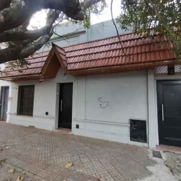 Casa 2 ambientes Cocina Independiente Patio con Parrilla y Terraza