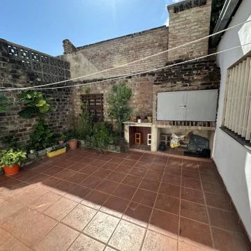 Casa 5 dormitorios con cochera