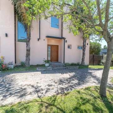 Venta Casa 5 Ambientes Pilar