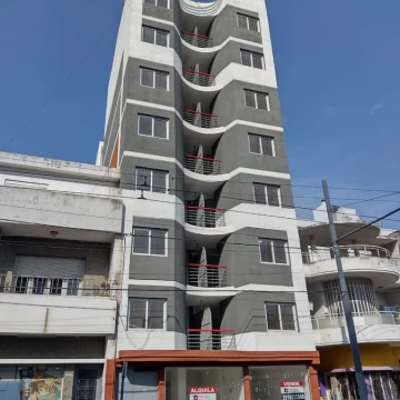 Departamento de 1 dormitorio contrafrente  con patio privado  -Barrio  General Paz