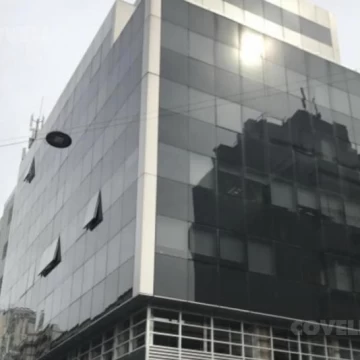 Venta de piso completo y 5 Garajes en Ciudad Vieja