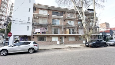 Departamento en Venta, República de la Sexta, Rosario, Loft dividido a 1 dormi con patio