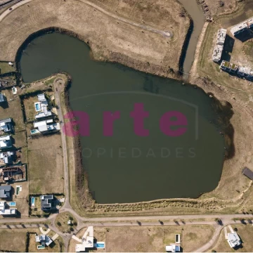Terreno central en venta en barrio cerrado los juncos A37