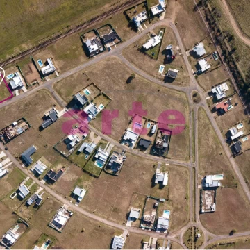 Terreno a la venta en barrio cerrado los juncos A49