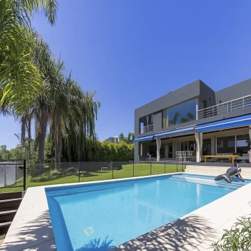 Magnifica casa estilo moderno en Nordelta