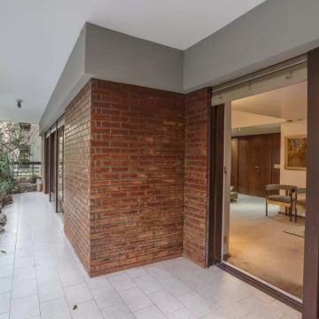VENTA - PISO 4 AMBIENTES CON DEPENDENCIA - BALCÓN - COCHERA - PILETA - PALERMO