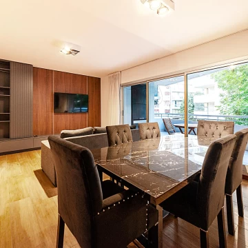 Venta Departamento 4 ambientes con balcón aterrazado con parrilla.