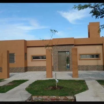 Venta Casa 2 dormitorios con pileta - Funes Town