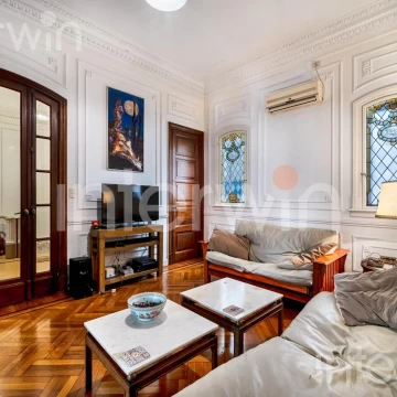 Departamento / PH en Venta - 7 Ambientes - Balcón - Cochera - Patio - Dependencias - Caballito