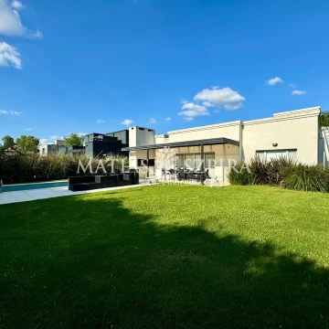 Casa en venta La Cesarina