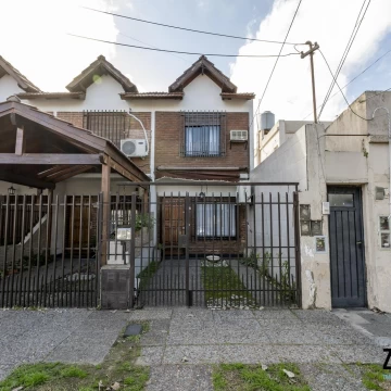 Venta Duplex de 4 amb con Parrilla, Jardín y Quincho en Ramos Mejia