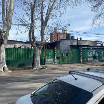 Local en  alquiler Comercio y Saravia