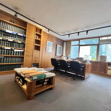 Oficina en  venta en Tribunales en excelente ubicacion con cochera fija