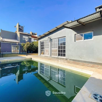 VENTA - Casa de 3 Dormitorios, piscina y quincho - Funes City, Funes.