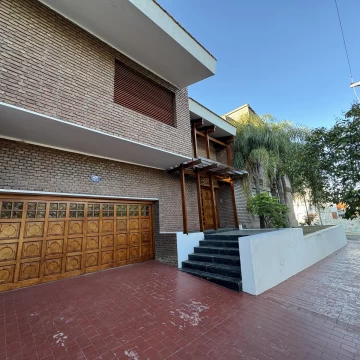 COFICO Imponente propiedad en en el corazon del barrio!