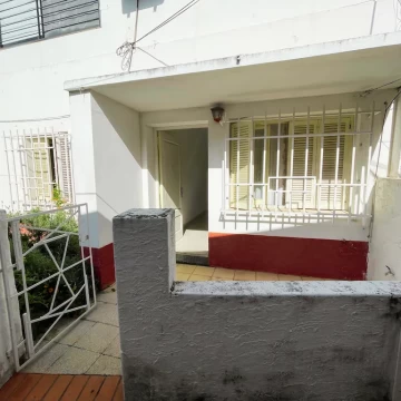 Departamento de pasillo en venta de 2 dormitorios barrio Parque