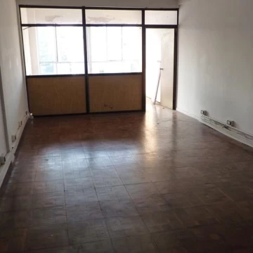 Oficina de 2 ambientes en el barrio de Congreso al cfte. con vista abierta