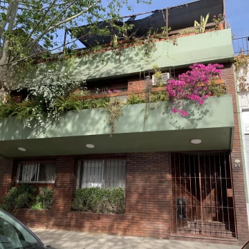 Liniers - PH 5 Ambientes tipo Casa al frente con terraza propia - en Venta - APTO CREDITO
