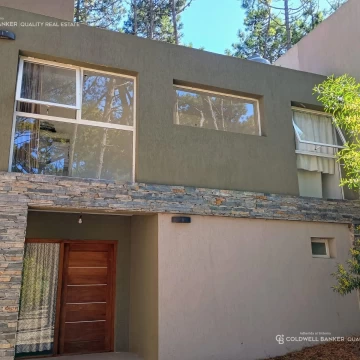Casa en venta a 3 cuadras de la playa en Mar Azul
