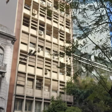 Oficina 150 m2 al frente-Monserrat