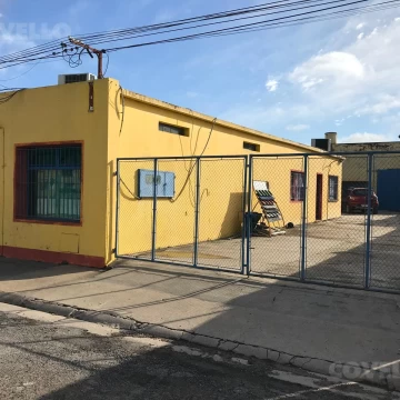 Venta  Local Comercial , oficina de ventas ,  amplios galpones , deposito 