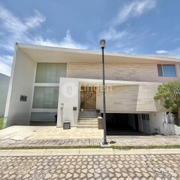 CASA EN VENTA EN PARQUE GUANAJUATO, ZONA LOMAS DE ANGELÓPOLIS III