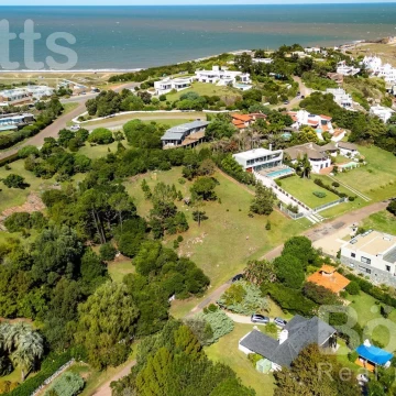 Terreno en venta, ubicación ideal Punta Ballena, Punta del Este. 3000m2