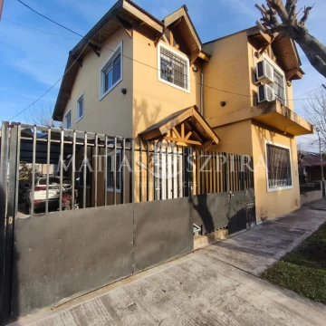 Casa en venta Villa Tesei 6 ambientes