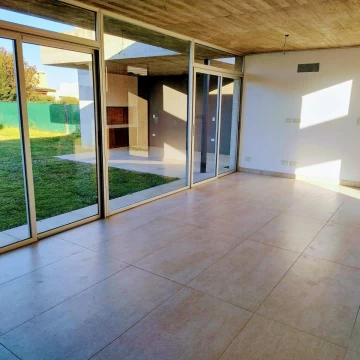 El Talero 3013 - Casa en  venta de tres dormitorios - Don Mateo, Funes