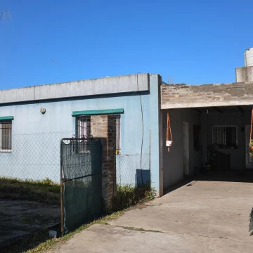 VENDE CASA 2 DORMITORIOS - LA CAROLINA - RUTA 18