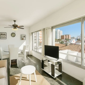 Venta Apartamento dos dormitorios Península.