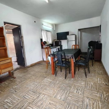 VENTA / PERMUTA - Casa 3 dormitorios, patio, cochera y Galpón  - Barrio Alvear, Rosario.
