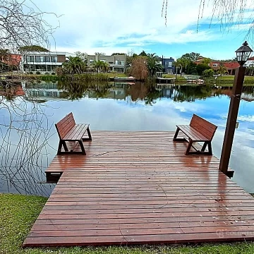 Casa en alquiler San Isidro Labrador a la laguna