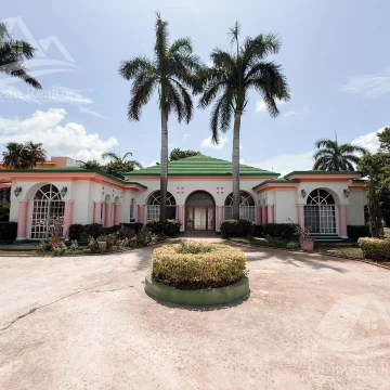 Casa en Venta en Cancun Col. Tulipanes