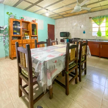 VENTA | PERMUTA - Casa de 2 dormitorios con patio - Barrio Las Delicias, Rosario.