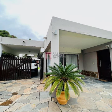 VENTA - ALQUILER TEMPORADA: CASA 3 DORMITORIOS A 1 CUADRA PLAYA MANSA PUNTA DEL ESTE