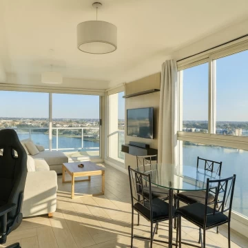 Departamento en venta de 3 ambientes en Islas Del Golf, Nordelta. Terraza propia con hidromasaje.